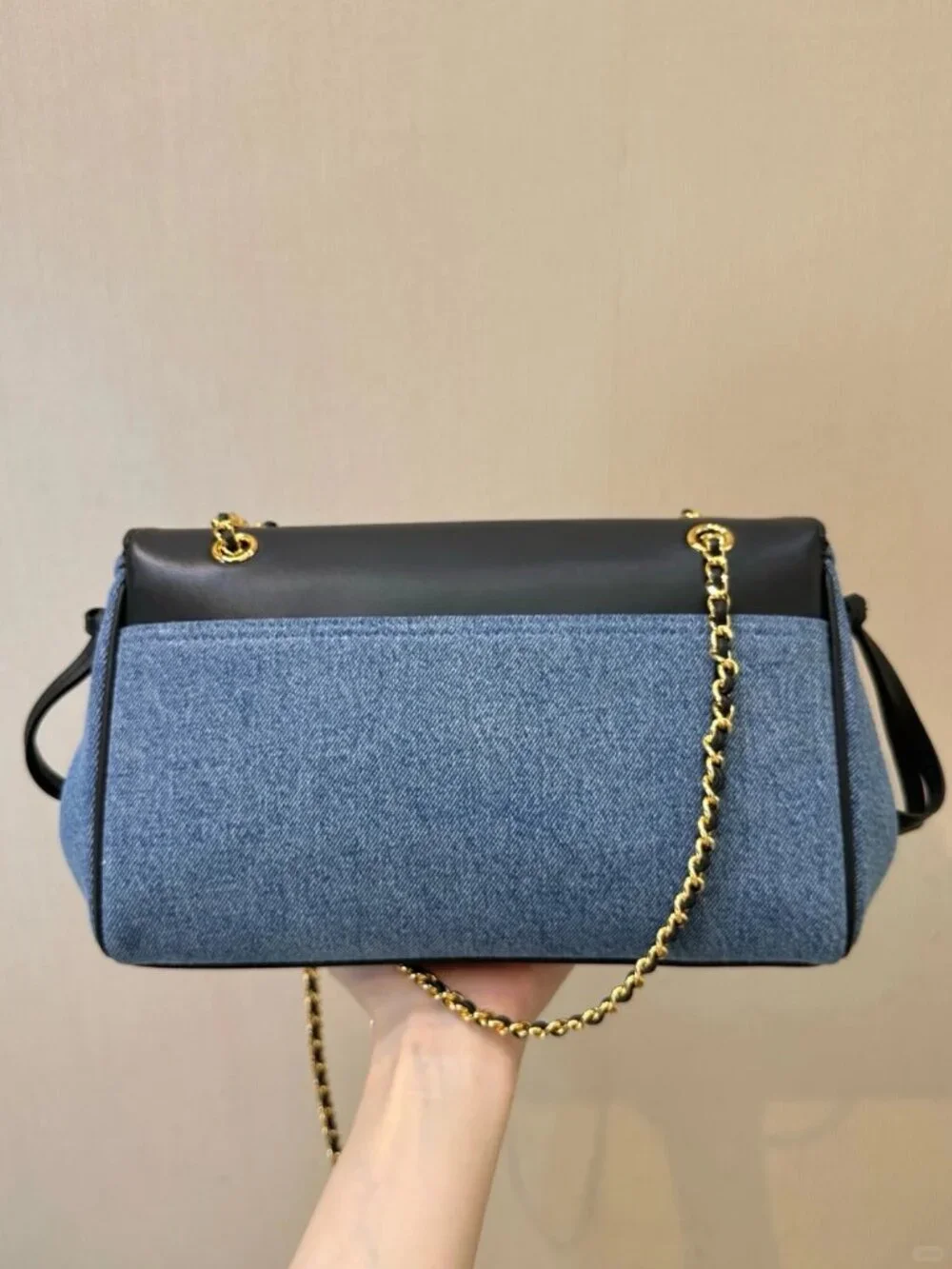 Classic CHANEL Bags: A Stylish and Versatile Choice for Elegance